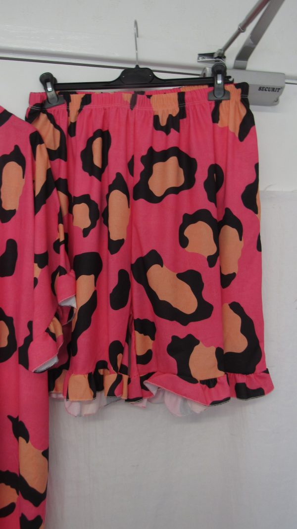 New Ladies Plus Size Cerise Pink Leopard Print 2 Piece Co Ord Set With V Neck Top & Shorts One size fits sizes 18 20 22 Non RETURNABLE - Image 4