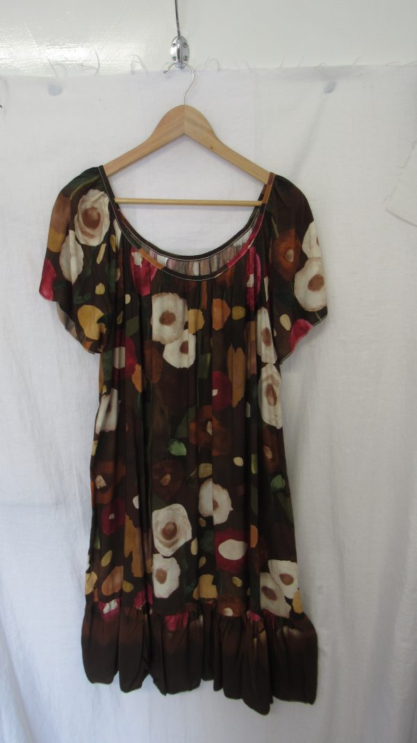 New Ladies Brown Floral Dress One Size fits sizes 18 20 22