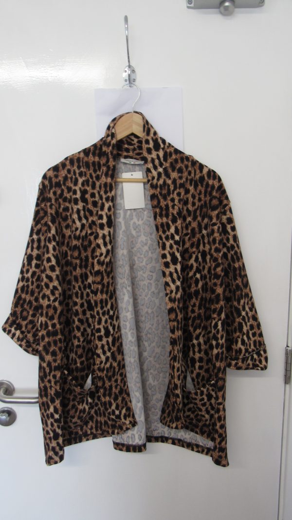 New Ladies Dark Leopard Pocket Lightweight Jacket One Size fits sizes 18 20 22 - Image 2