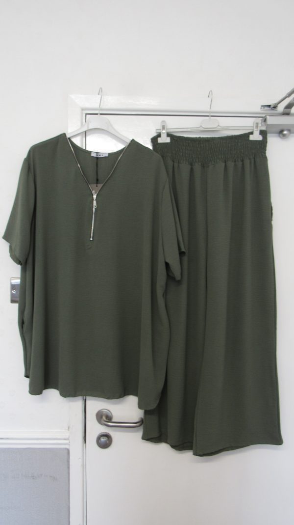 New Ladies Plus Size Khaki 2 Piece Co Ord Set With V Neck Top & Trousers One size fits sizes 18 20 22 NON RETURNABLE - Image 2