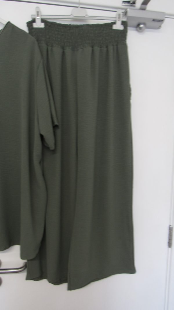 New Ladies Plus Size Khaki 2 Piece Co Ord Set With V Neck Top & Trousers One size fits sizes 18 20 22 NON RETURNABLE - Image 4