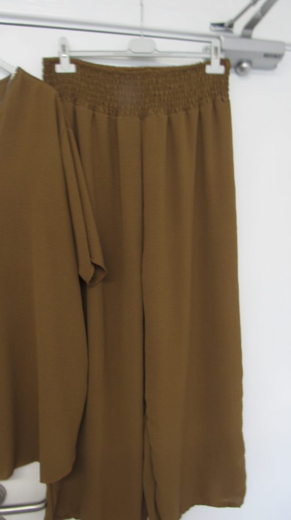 New Ladies Plus Size Brown 2 Piece Co Ord Set With V Neck Top & Trousers One size fits sizes 18 20 22 NON RETURNABLE - Image 5