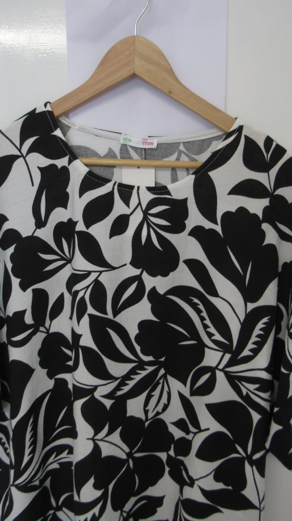 New Black and White Floral Top One Size fits sizes 18 20 22 NON RETURNABLE - Image 3