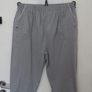 Cherry Berry Grey Stripe 3/4 Length Trousers Size T7 UK 20