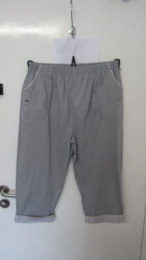 Cherry Berry Grey Stripe 3/4 Length Trousers Size T7 UK 20