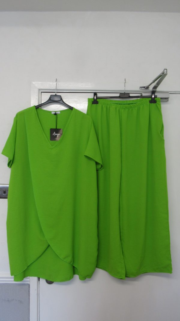 New Ladies Plus Size Lime Green 2 Piece Co Ord Set With V Neck Top & Trousers One size fits sizes 18 20 22 NON RETURNABLE