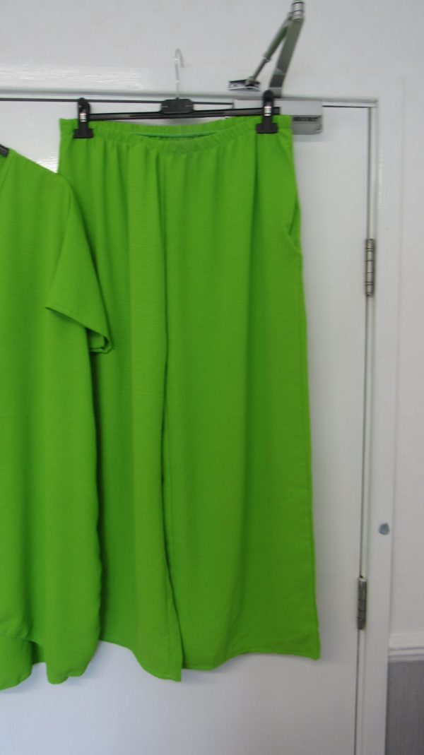New Ladies Plus Size Lime Green 2 Piece Co Ord Set With V Neck Top & Trousers One size fits sizes 18 20 22 NON RETURNABLE - Image 4