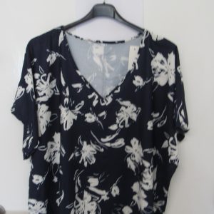 Navy Blue Print V Neck Top One Size fits sizes 18 20 22 24