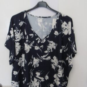 Navy Blue Print V Neck Top One Size fits sizes 18 20 22 24