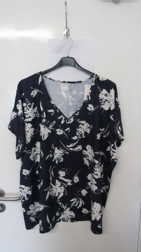 Navy Blue Print V Neck Top One Size fits sizes 18 20 22 24 - Image 2