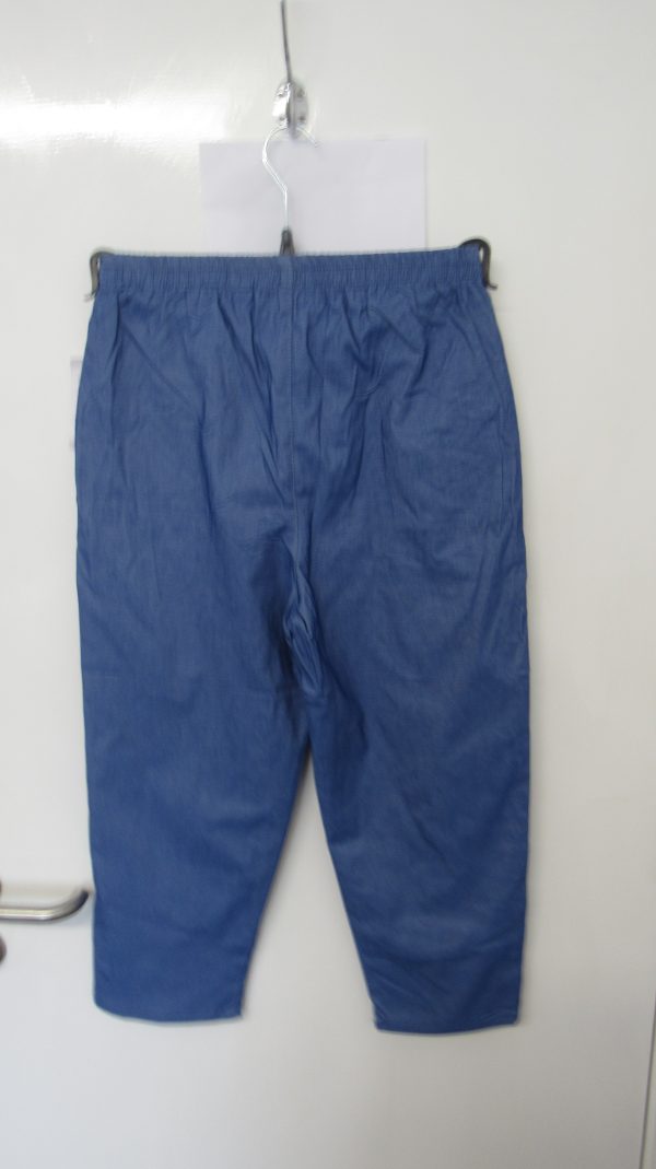 Cherry Berry Denim Blue 3/4 length stretchy trousers Size T3 UK 12 NON RETURNABLE - Image 6