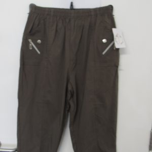 Cherry Berry Mocha 3/4 length stretchy trousers Size T5 UK 16