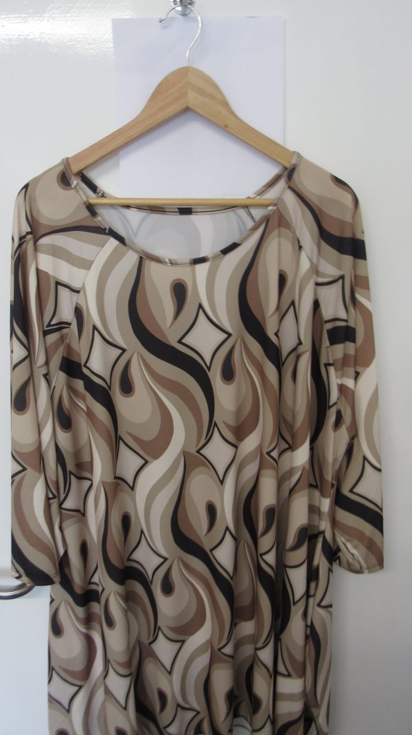 New Ladies Beige Stripe Print Stretchy Tunic Top One Size fits sizes 18 20 22 24 - Image 2