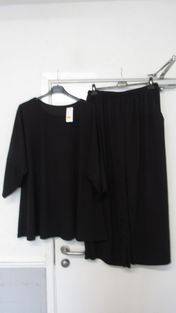 New Ladies Black 2 Piece Set Trousers and Top One Size fits sizes 18 20 22