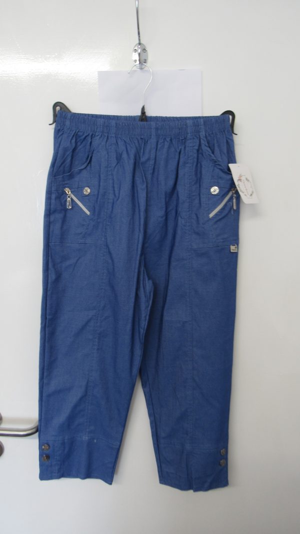Cherry Berry Denim Blue 3/4 length stretchy trousers Size T4 UK 14