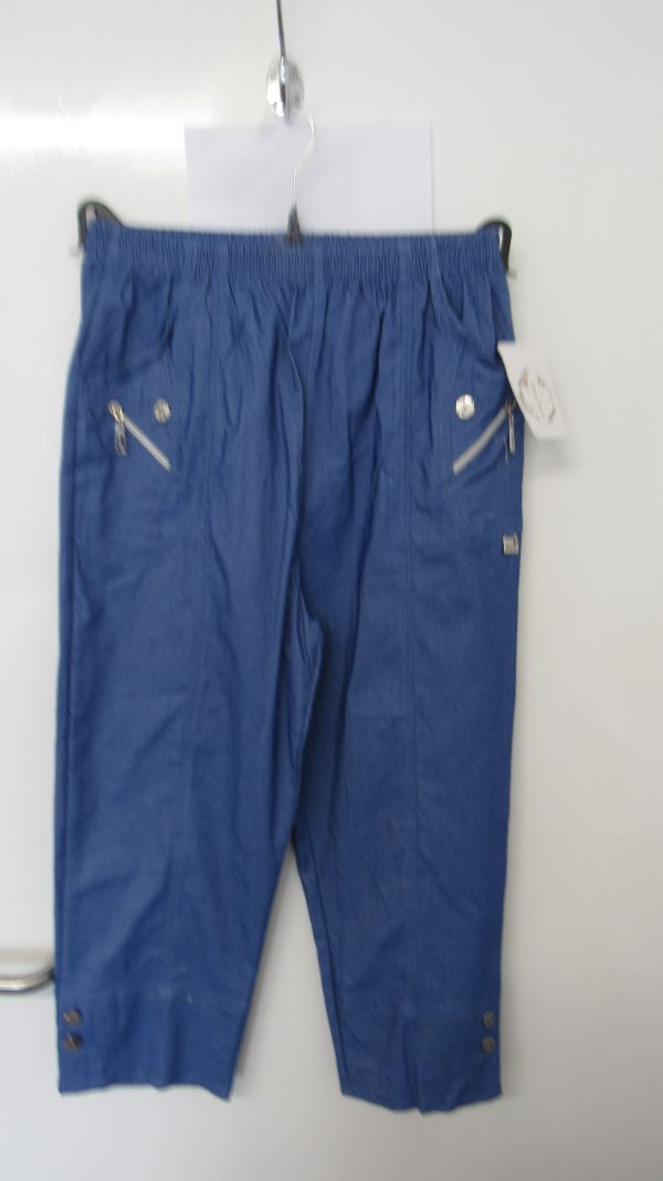 Cherry Berry Denim Blue 3/4 length stretchy trousers Size T4 UK 14 - Image 2