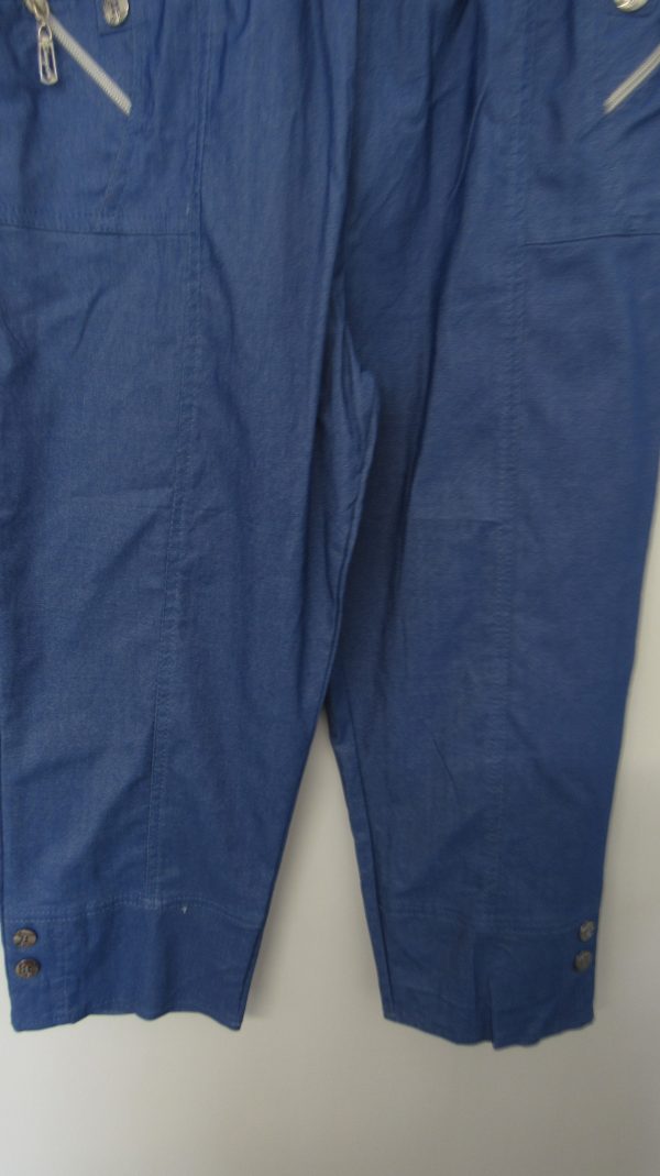 Cherry Berry Denim Blue 3/4 length stretchy trousers Size T4 UK 14 - Image 4