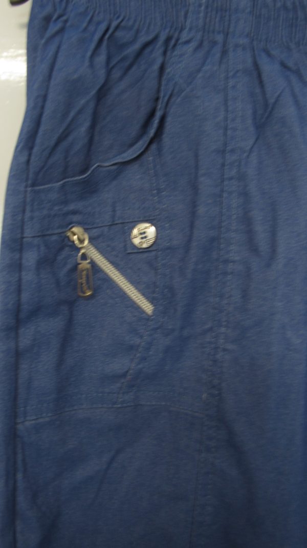 Cherry Berry Denim Blue 3/4 length stretchy trousers Size T4 UK 14 - Image 5