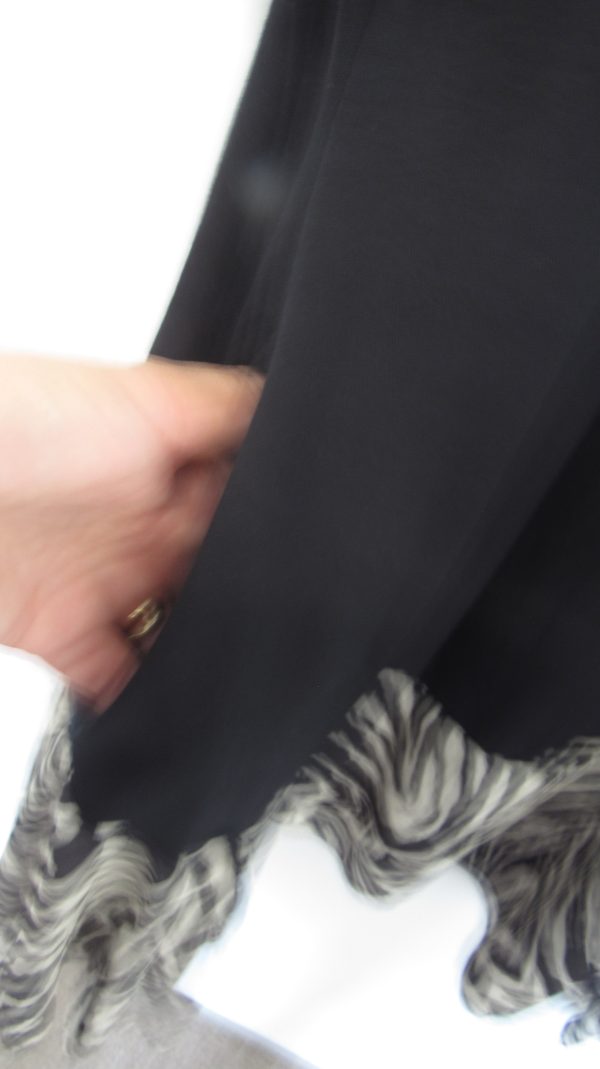 New Black with Zebra Print Trim Tunic Top One Size fits sizes 18 20 22 - Image 5