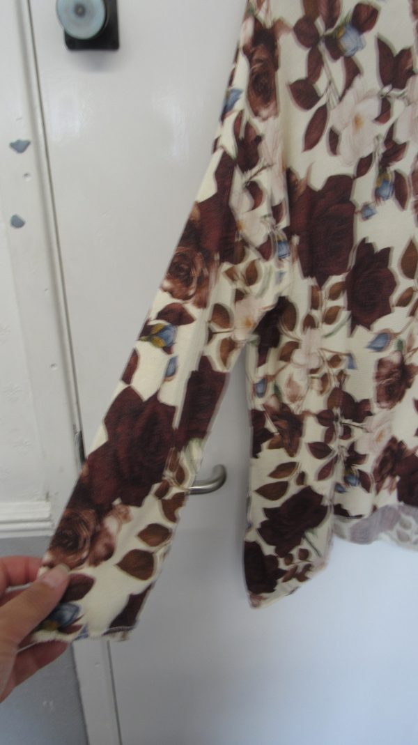 New Ladies Beige with Brown Floral Lightweight Jumper One Size fits sizes 16 18 20 22 - Image 3