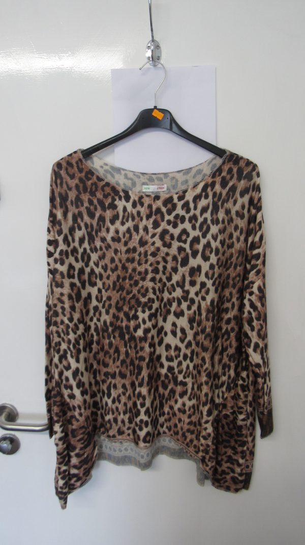 New Ladies Leopard Print Lightweight Jumper One Size fits sizes 16 18 20 22