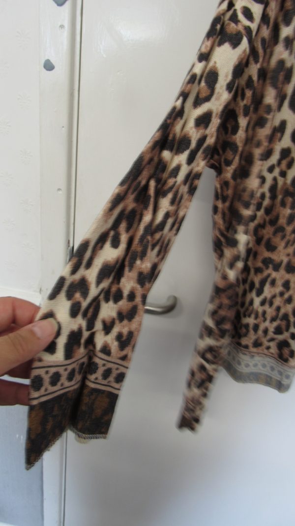 New Ladies Leopard Print Lightweight Jumper One Size fits sizes 16 18 20 22 - Image 4