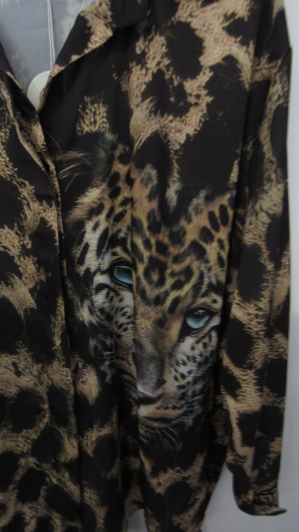 New Animal Print High Low Button Up Blouse One Size fits sizes 18 20 22 24 - Image 3