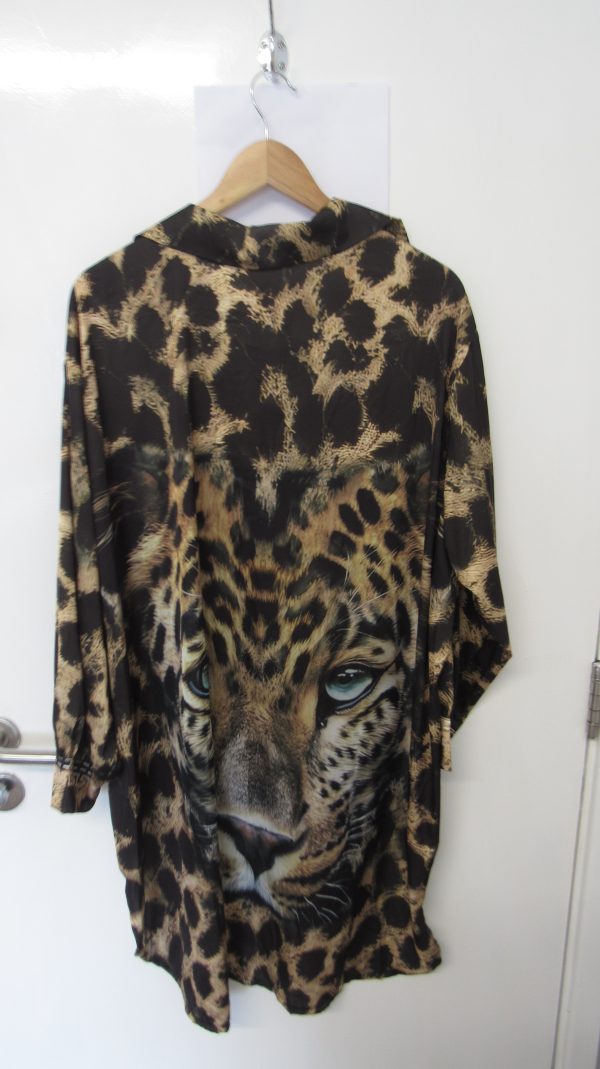 New Animal Print High Low Button Up Blouse One Size fits sizes 18 20 22 24 - Image 7