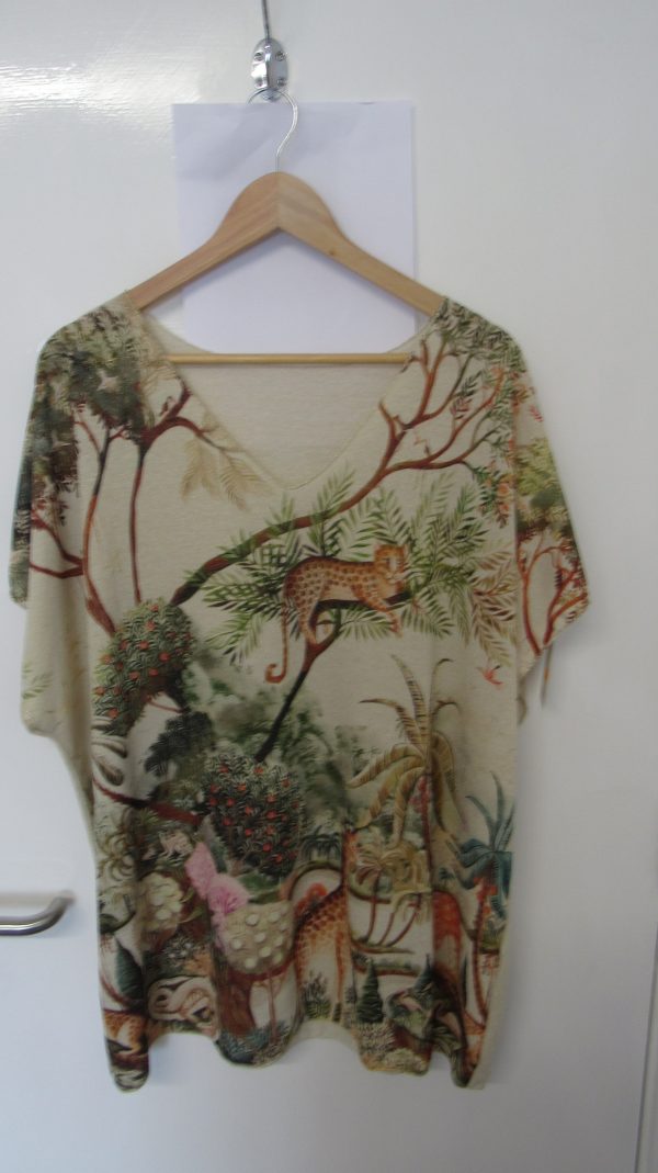 New Ladies Animal Print V Neck Lightweight Jumper Top One Size fits sizes 18 20 22 - Image 2