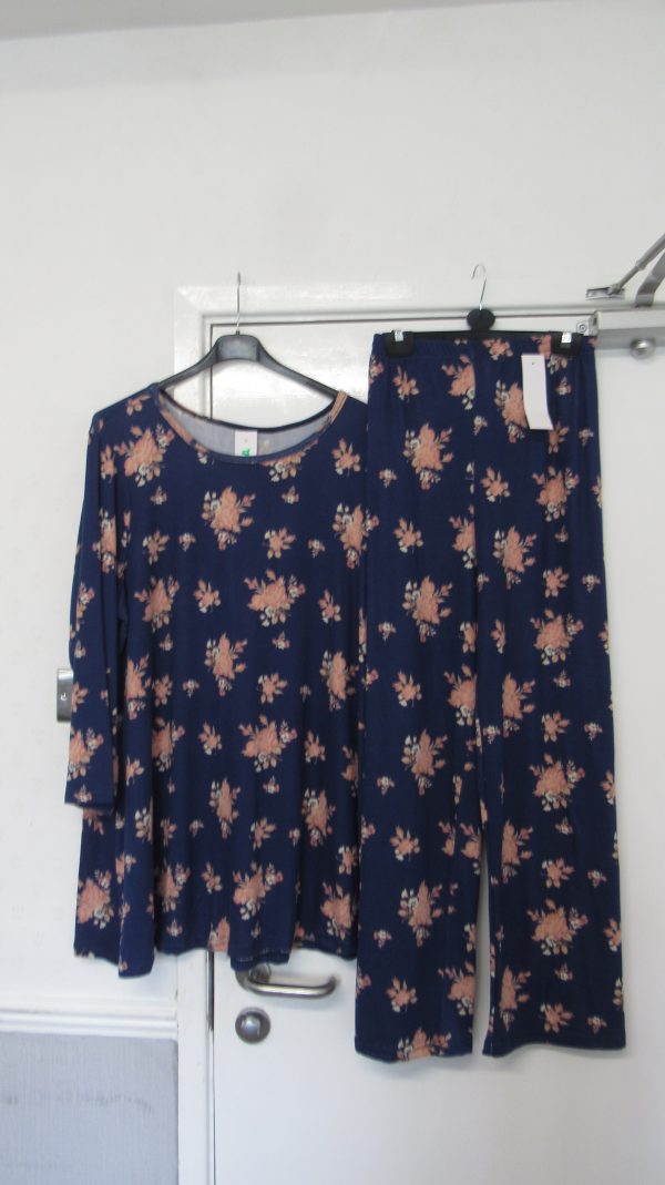 New Ladies Blue Pattern Top and Trousers Co-ord Set One Size fits sizes 18 20 22