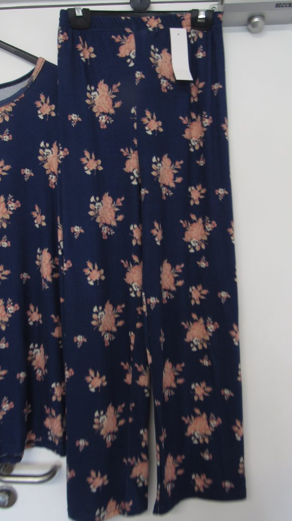 New Ladies Blue Pattern Top and Trousers Co-ord Set One Size fits sizes 18 20 22 - Image 4