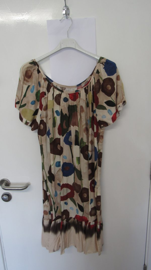 New Ladies Cream Floral Dress One Size fits sizes 18 20 22 - Image 2
