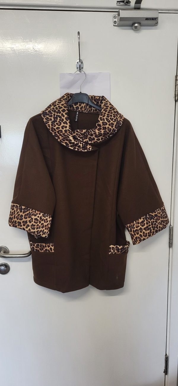 New Ladies Brown Poncho Animal Print One Size fits sizes 18 20 22