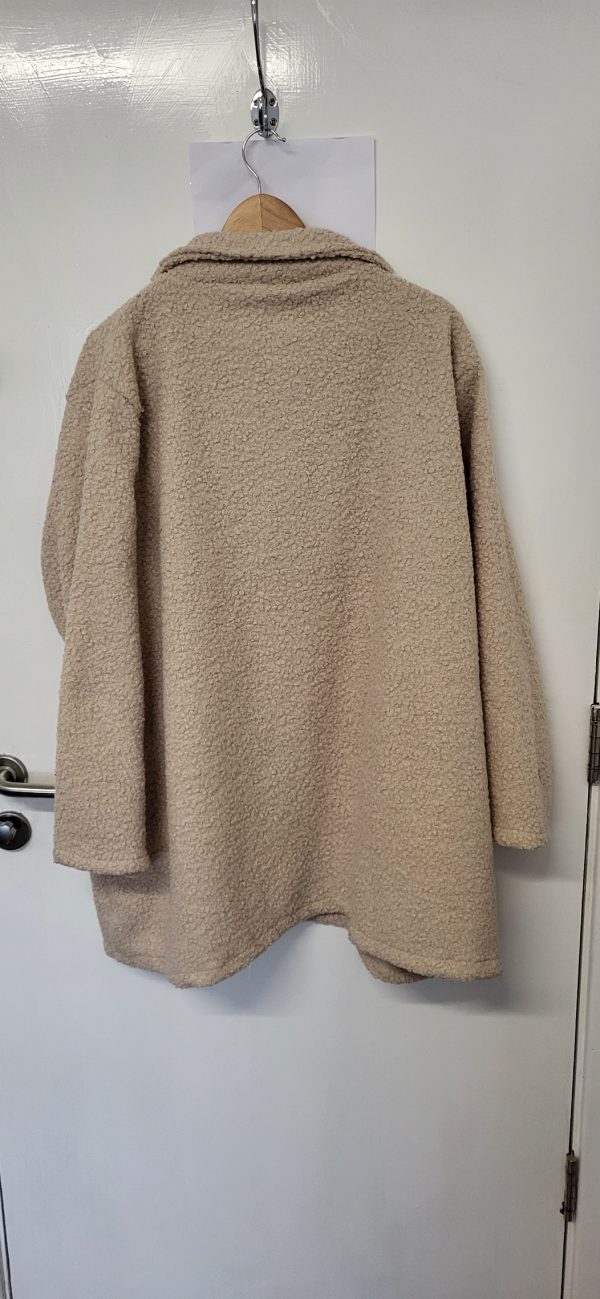 New Ladies Beige Gold Button Shacket One Size fits sizes 18 20 22 - Image 5