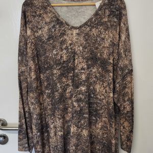New Beige Pattern Soft Jumper One Size fits sizes 18 20 22 24