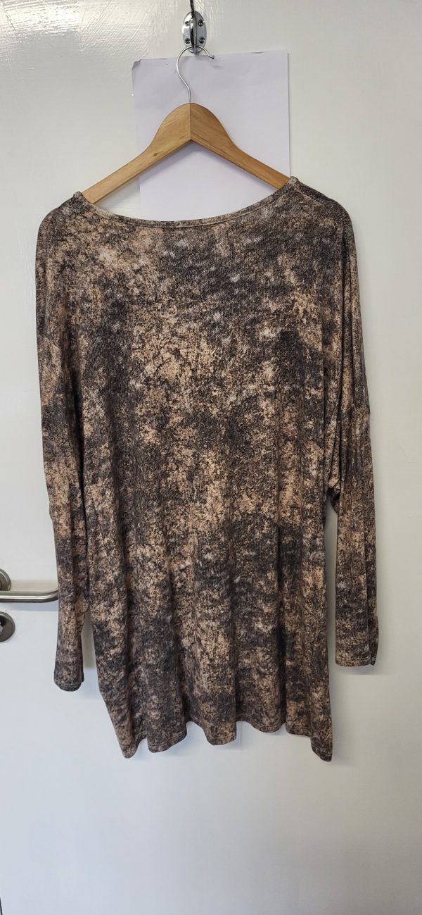 New Beige Pattern Soft Jumper One Size fits sizes 18 20 22 24 - Image 6