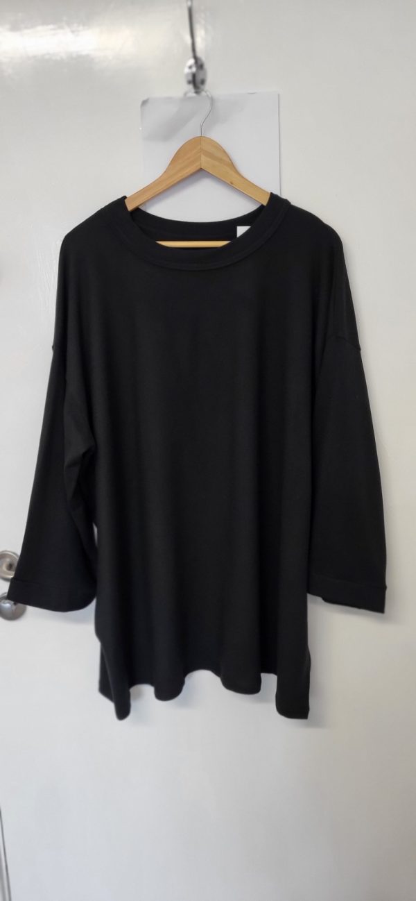 New Ladies Black Soft Jumper One Size fits sizes 18 20 22 24