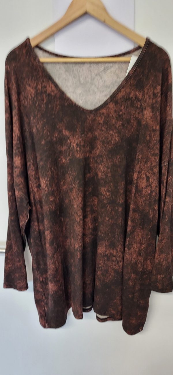 New Brown Pattern Soft Jumper One Size fits sizes 18 20 22 24 - Image 3