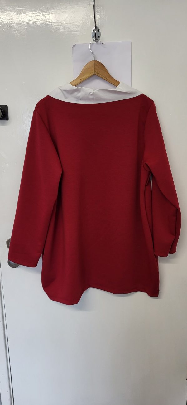 New Burgundy with White Collar Tunic Top One Size fits sizes 18 20 22 - Image 5