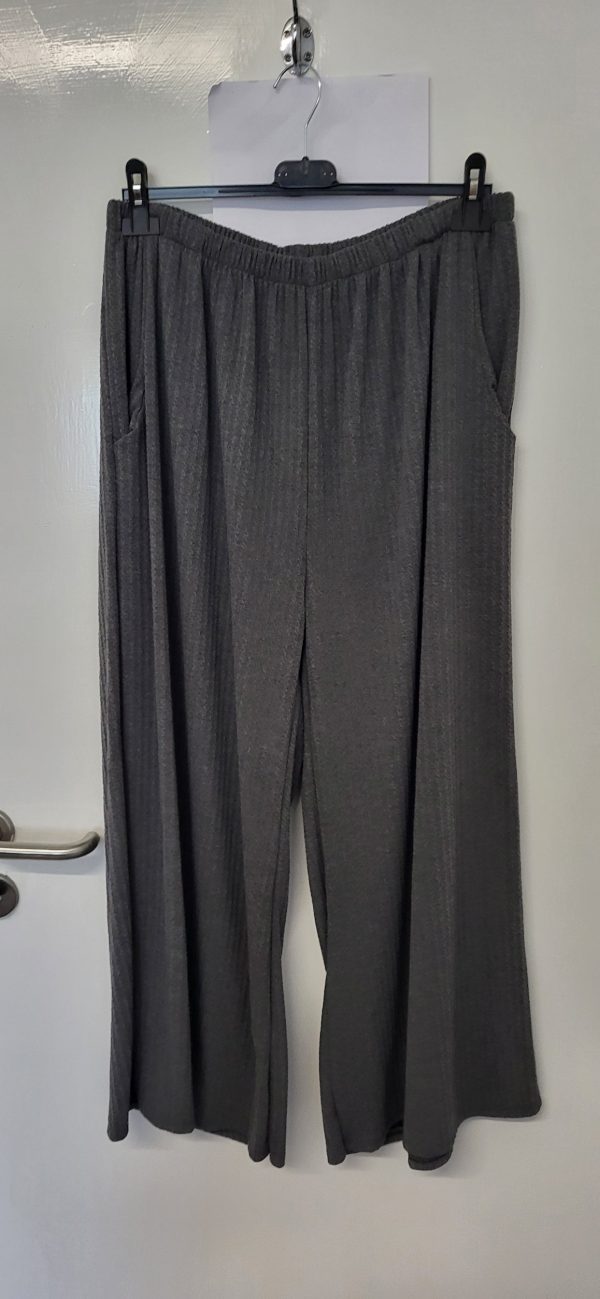New Ladies Grey 2 Piece Set Trousers and Top One Size fits sizes 18 20 22 - Image 4