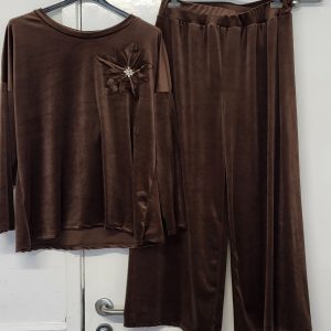 New Ladies Brown Flower Velour 2 piece set One Size fits sizes 14 16 18 20