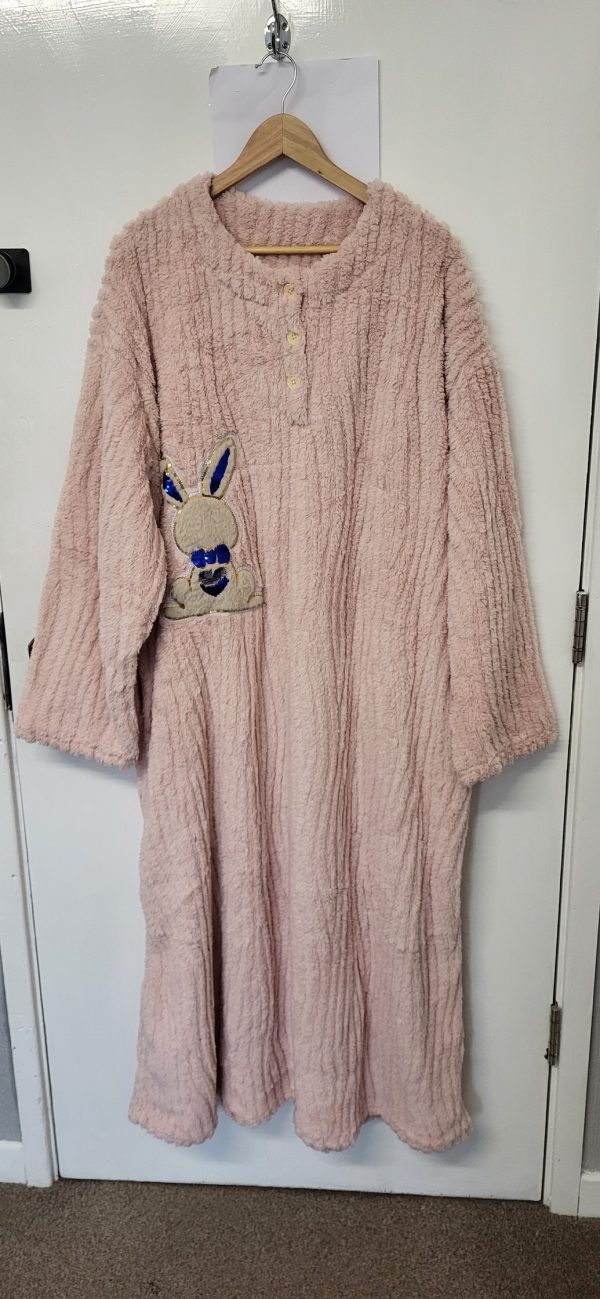 New Soft Pale Pink Bunny Dressing Gown One Size fits sizes 18 20 22 24 - Image 2