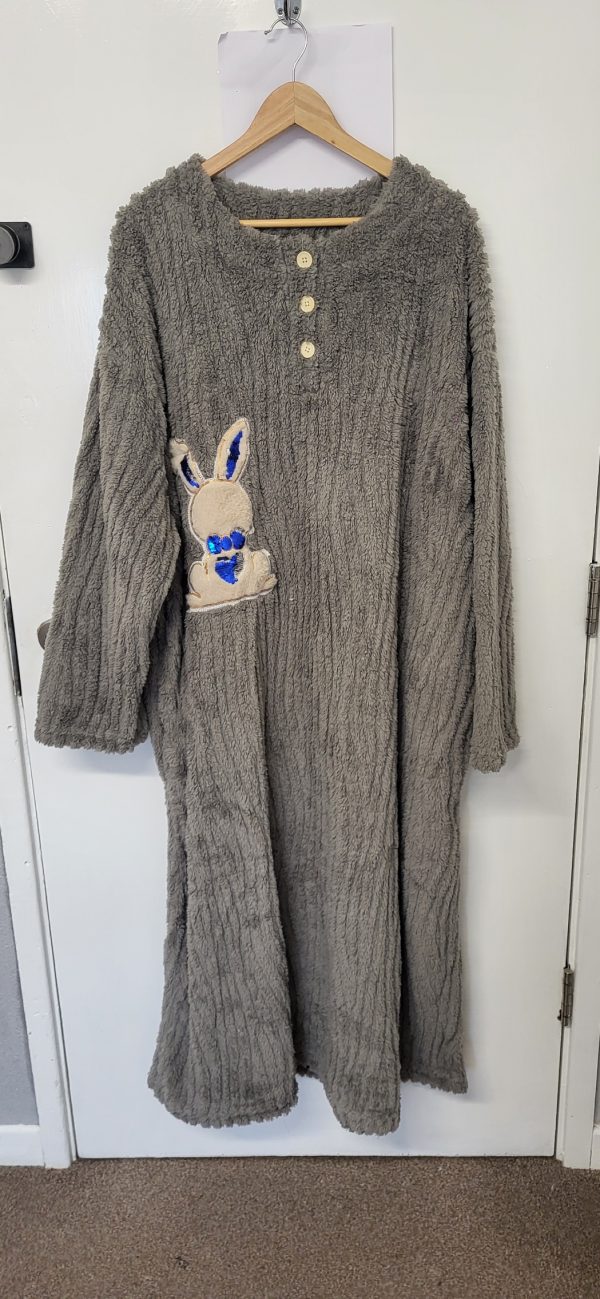 New Soft Grey Bunny Dressing Gown One Size fits sizes 18 20 22 24 - Image 2