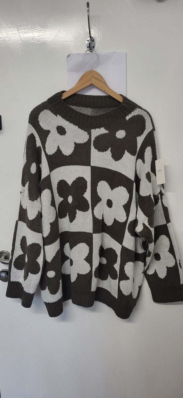 New Ladies Mocha Flower Jumper One Size fits sizes 18 20 22 - Image 2