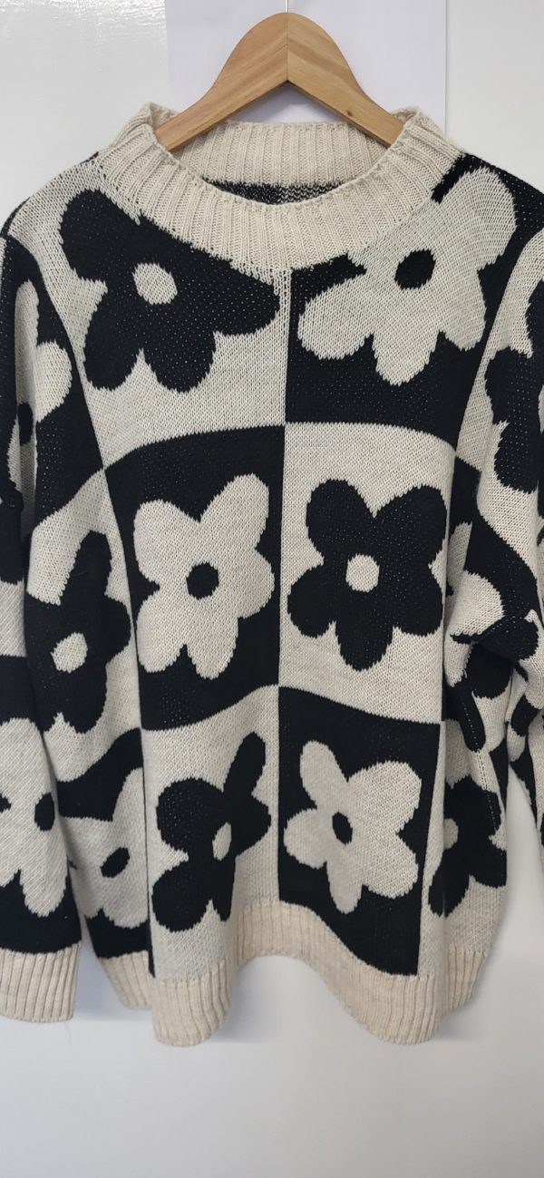 New Ladies Beige with Black Flower Jumper One Size fits sizes 18 20 22 - Image 2