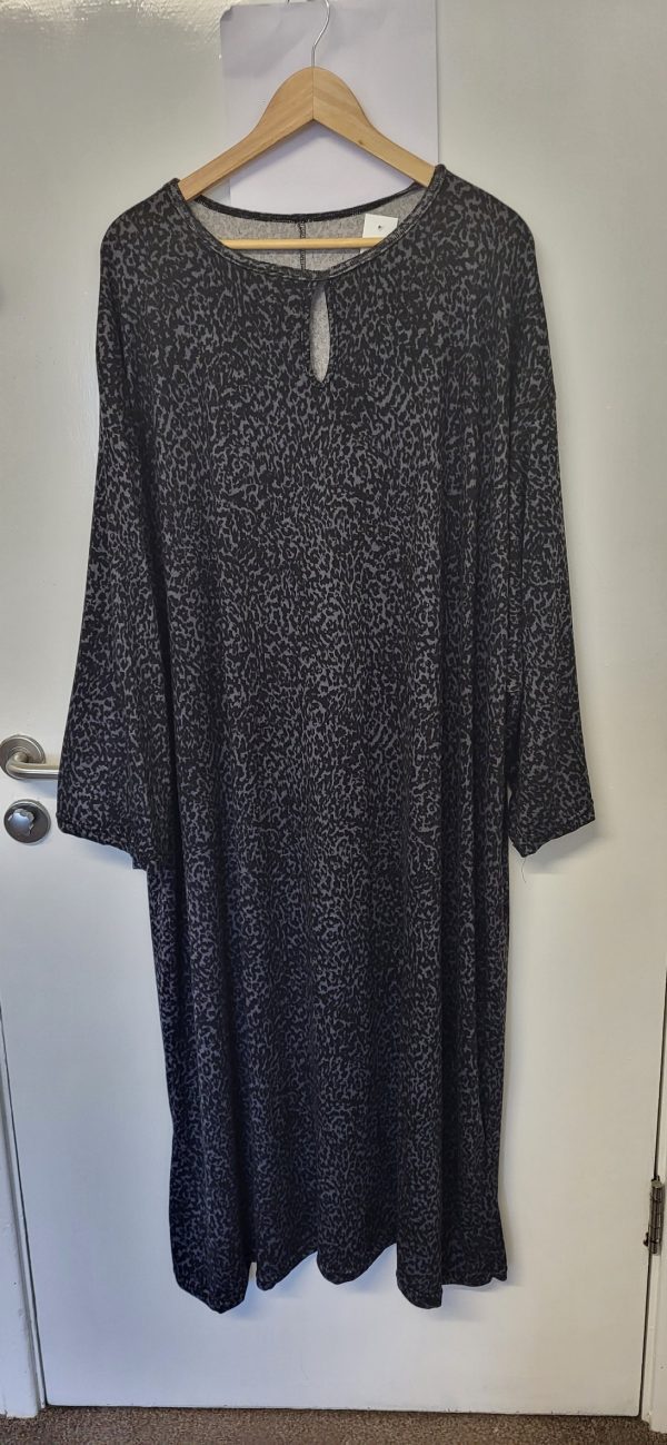 New Ladies Grey Pattern Snuggle One Size fits sizes 18 20 22 24 - Image 2