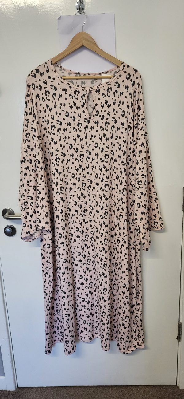 New Ladies Pink Pattern Snuggle One Size fits sizes 18 20 22 24