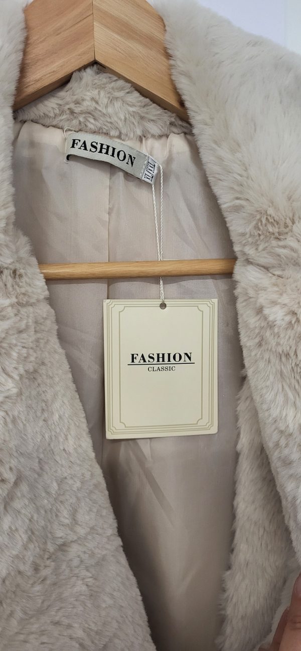 New Ladies Beige Fur Type Coat Size XL/XXL - Image 4