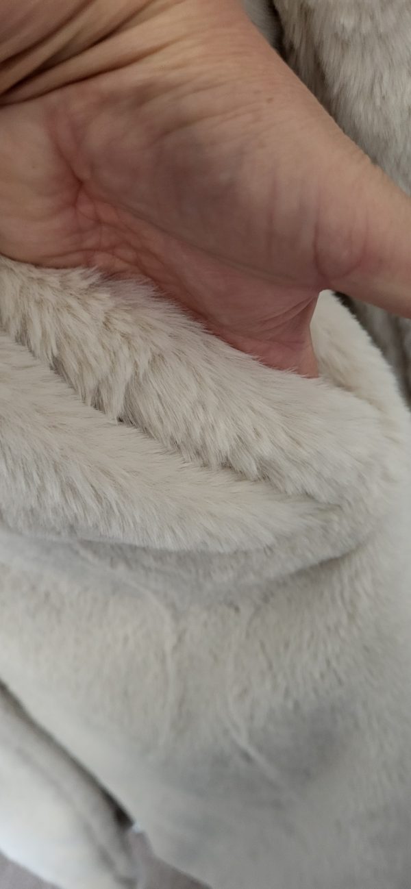 New Ladies Beige Fur Type Coat Size XL/XXL - Image 6