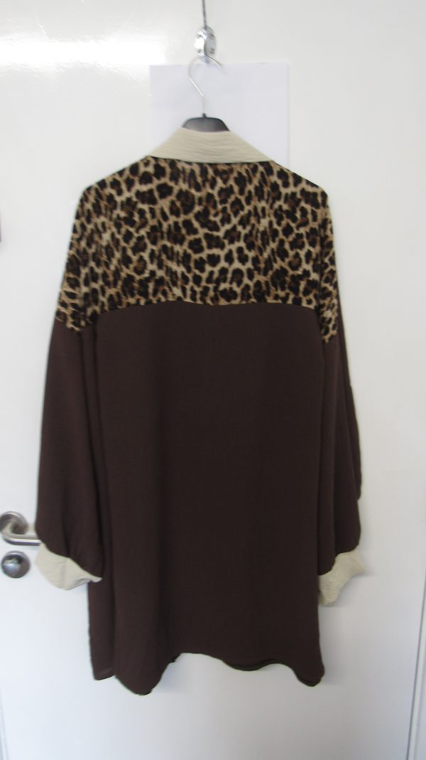 New Brown Animal Print Button Down Shirt One Size fits sizes 18 20 22 24 - Image 5